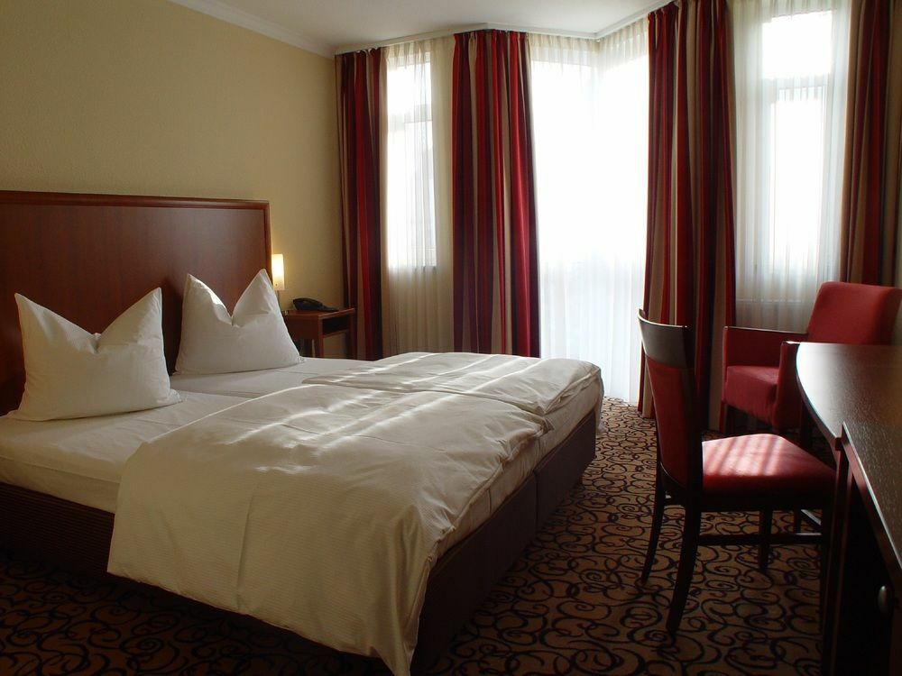 Dormero Hotel Muenchen-Kirchheim Messe Kirchheim bei Muenchen Dış mekan fotoğraf